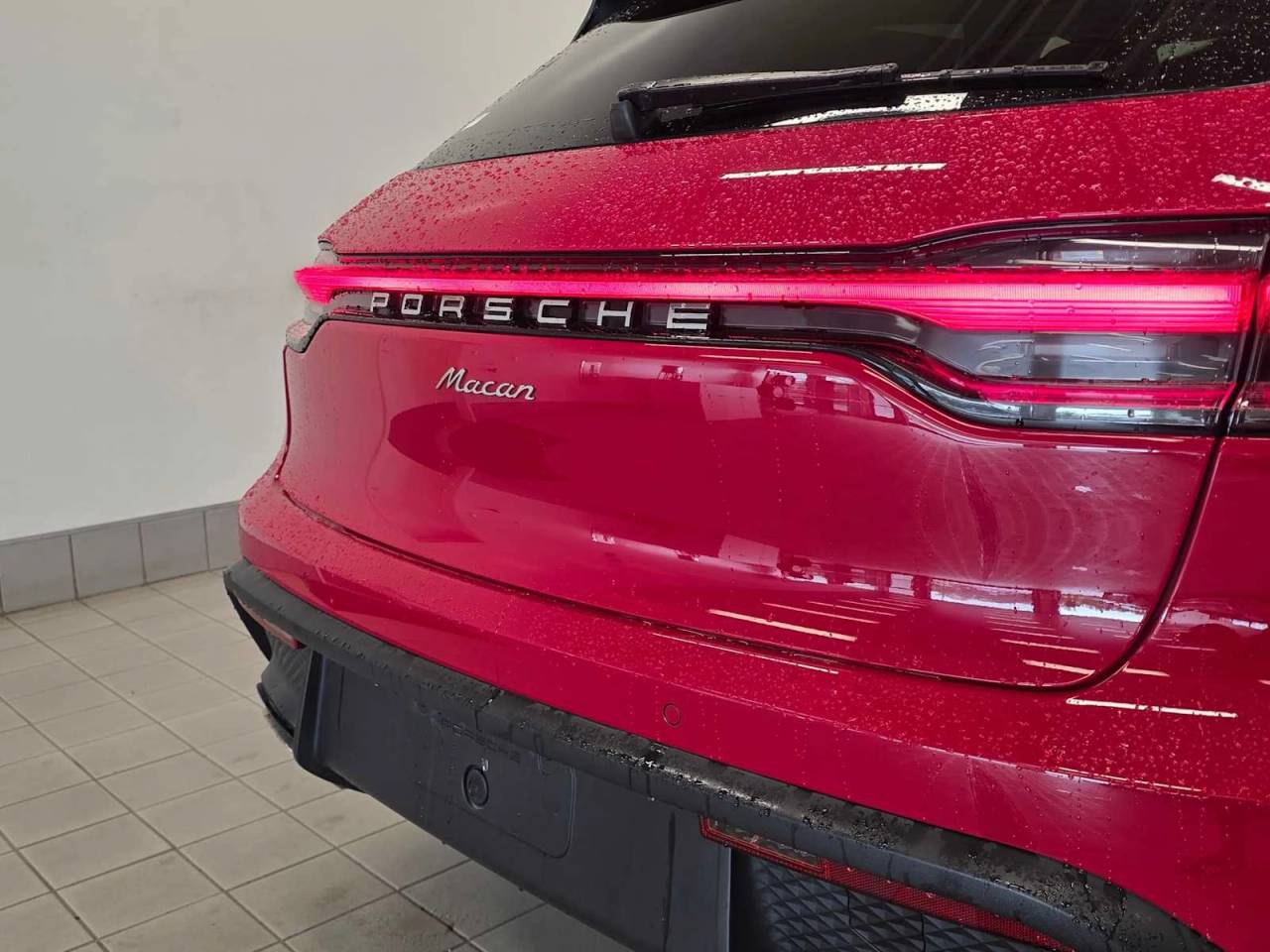 2025 Porsche Macan Base