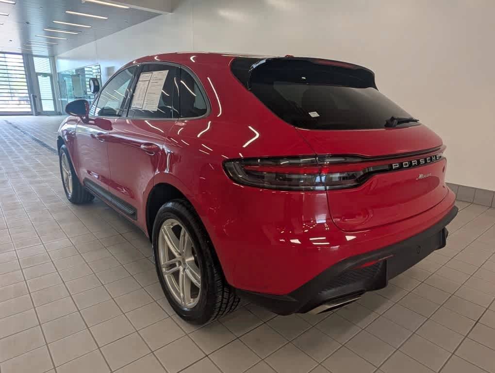 2025 Porsche Macan Base