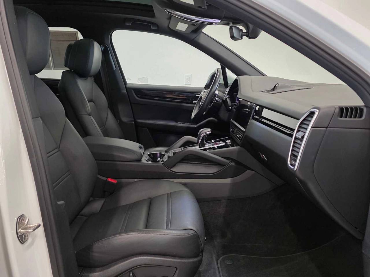 2023 Porsche Cayenne Base