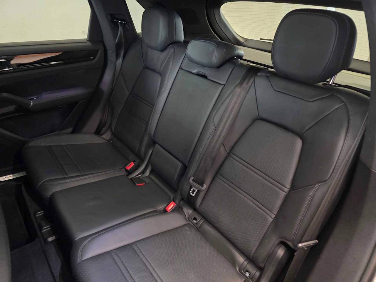 2023 Porsche Cayenne Base