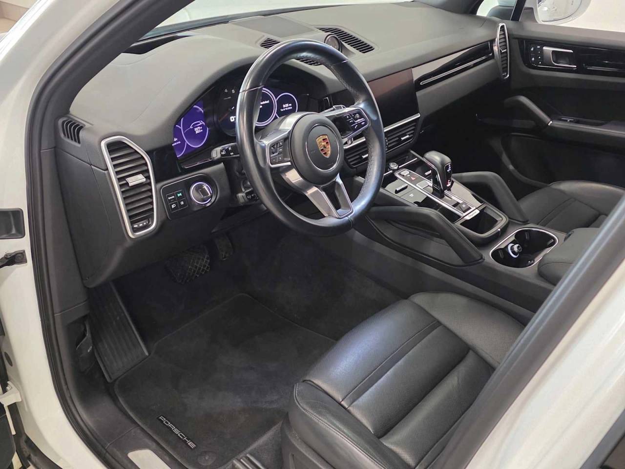 2023 Porsche Cayenne Base