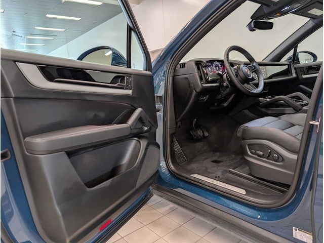 2025 Porsche Cayenne Base
