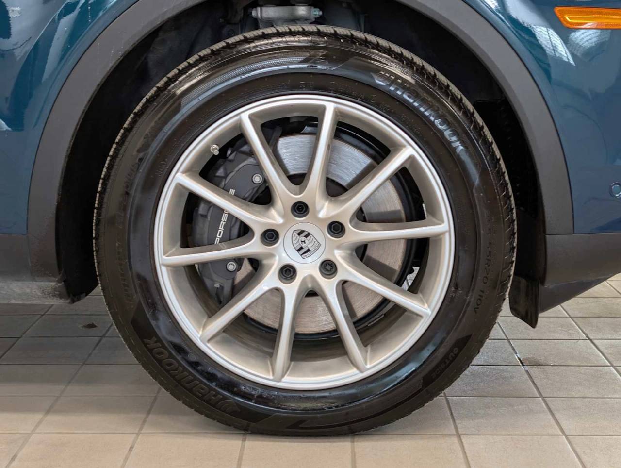 2025 Porsche Cayenne Base