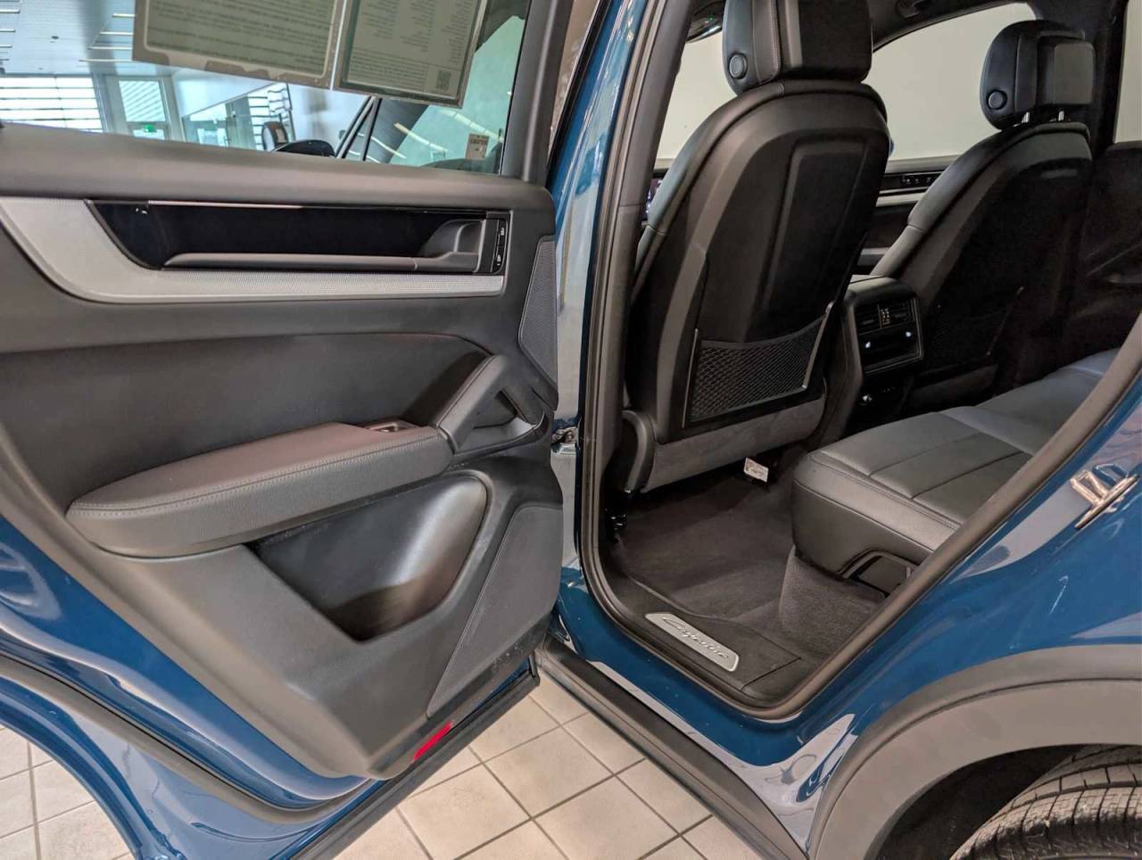 2025 Porsche Cayenne Base