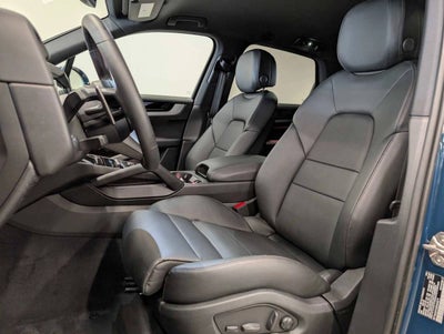 2025 Porsche Cayenne Base