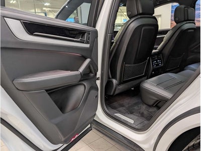 2024 Porsche Cayenne Coupe