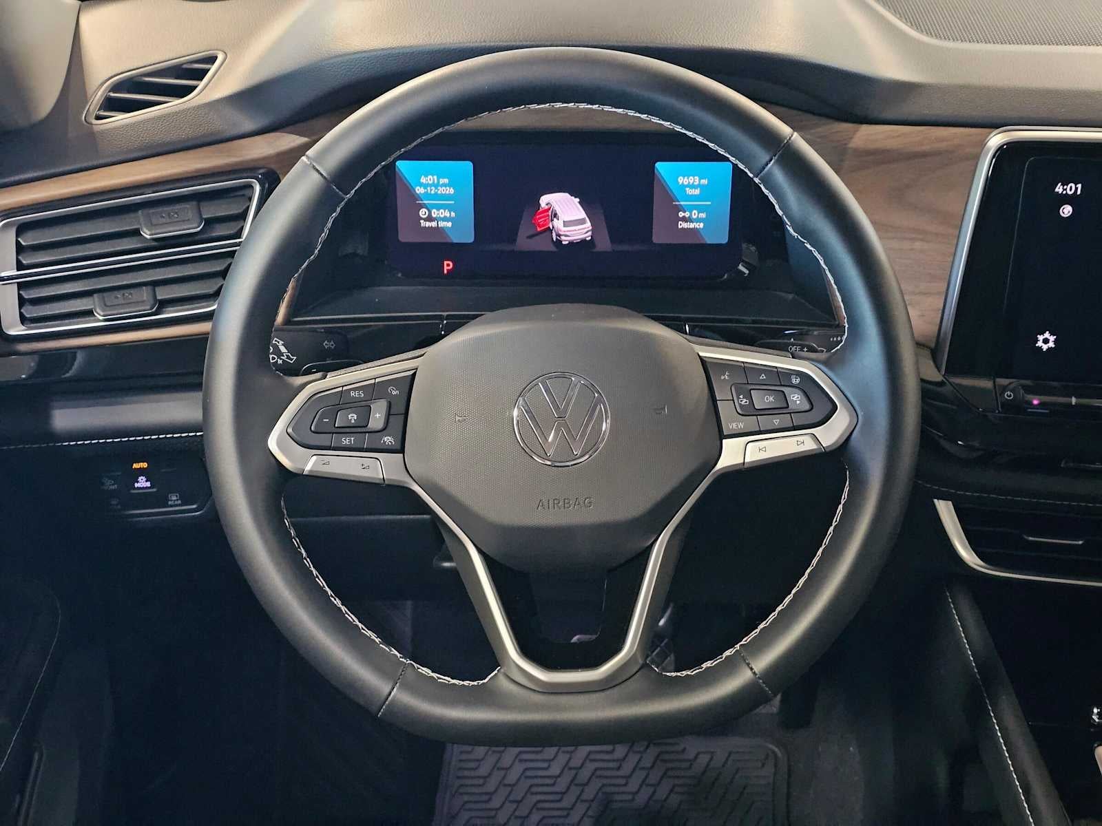 2025 Volkswagen Atlas 2.0T SE w/Technology 4MOTION