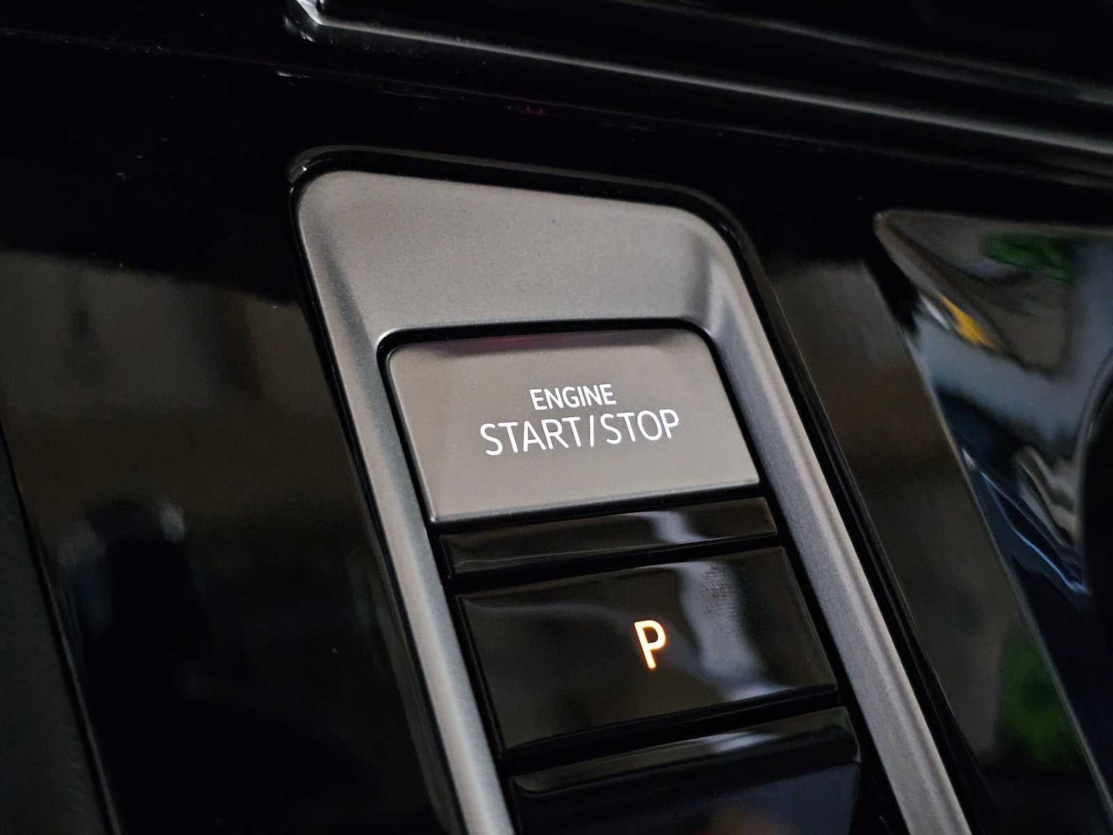 2025 Volkswagen Atlas 2.0T SE w/Technology 4MOTION