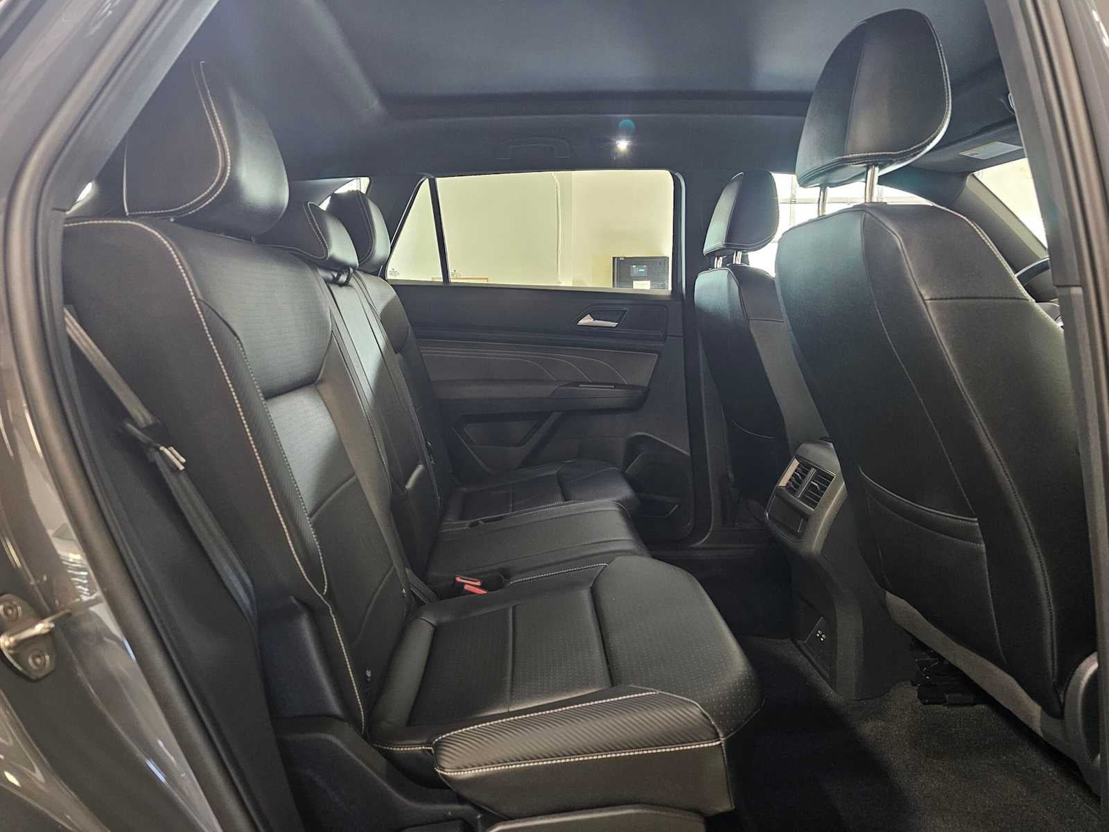 2023 Volkswagen Atlas Cross Sport 3.6L V6 SEL R-Line Black 4MOTION