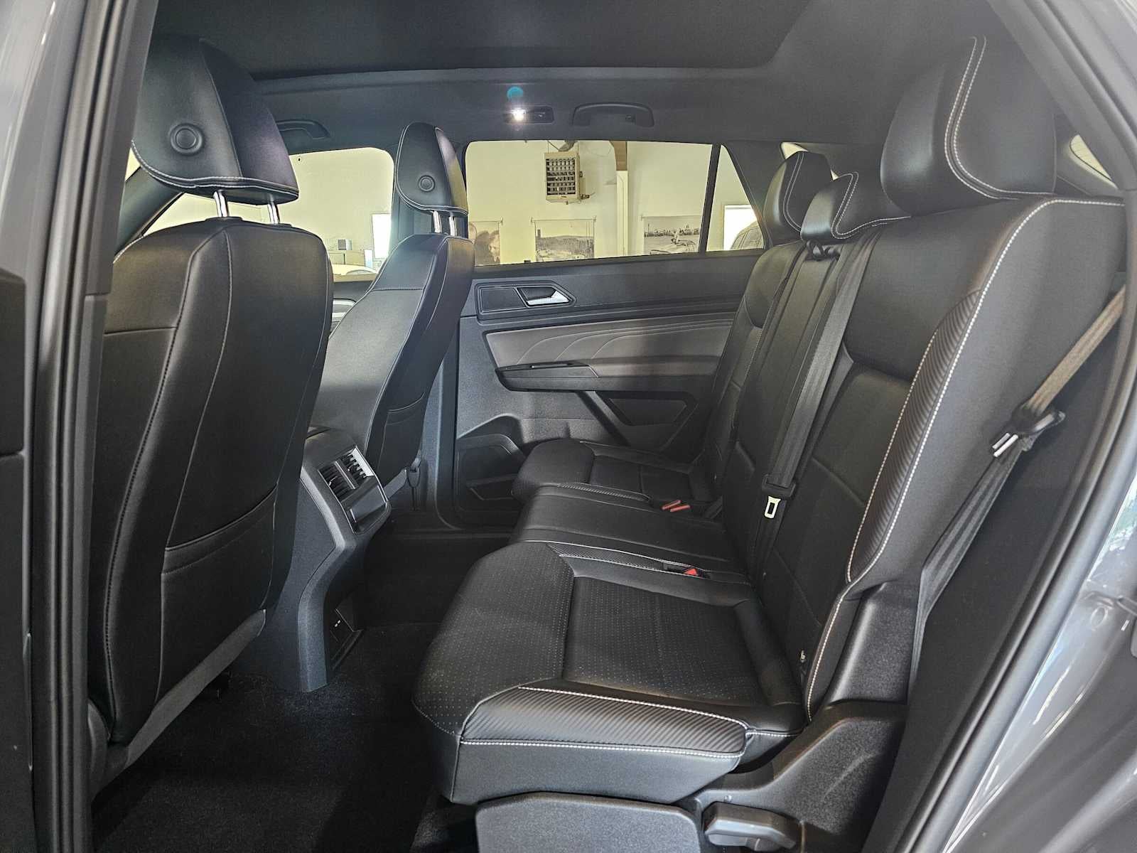 2023 Volkswagen Atlas Cross Sport 3.6L V6 SEL R-Line Black 4MOTION