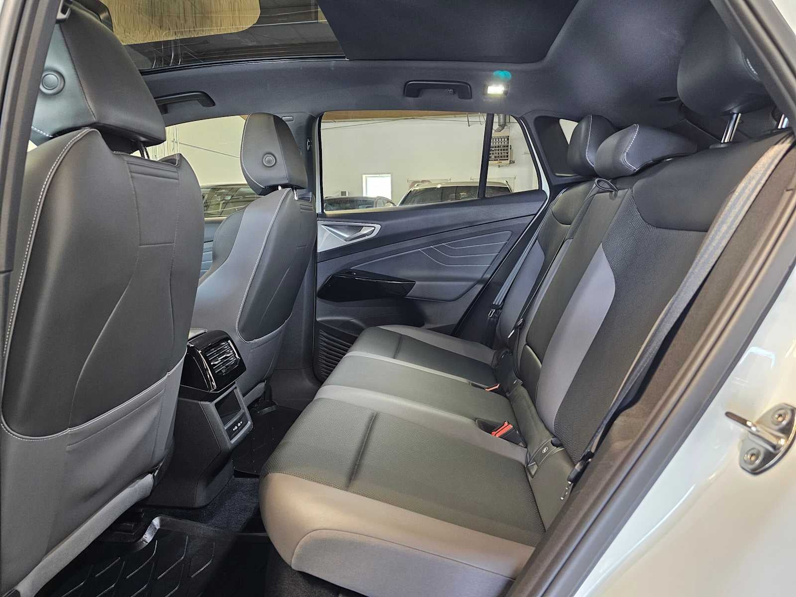 2023 Volkswagen ID.4 Pro S AWD w/SK On Battery