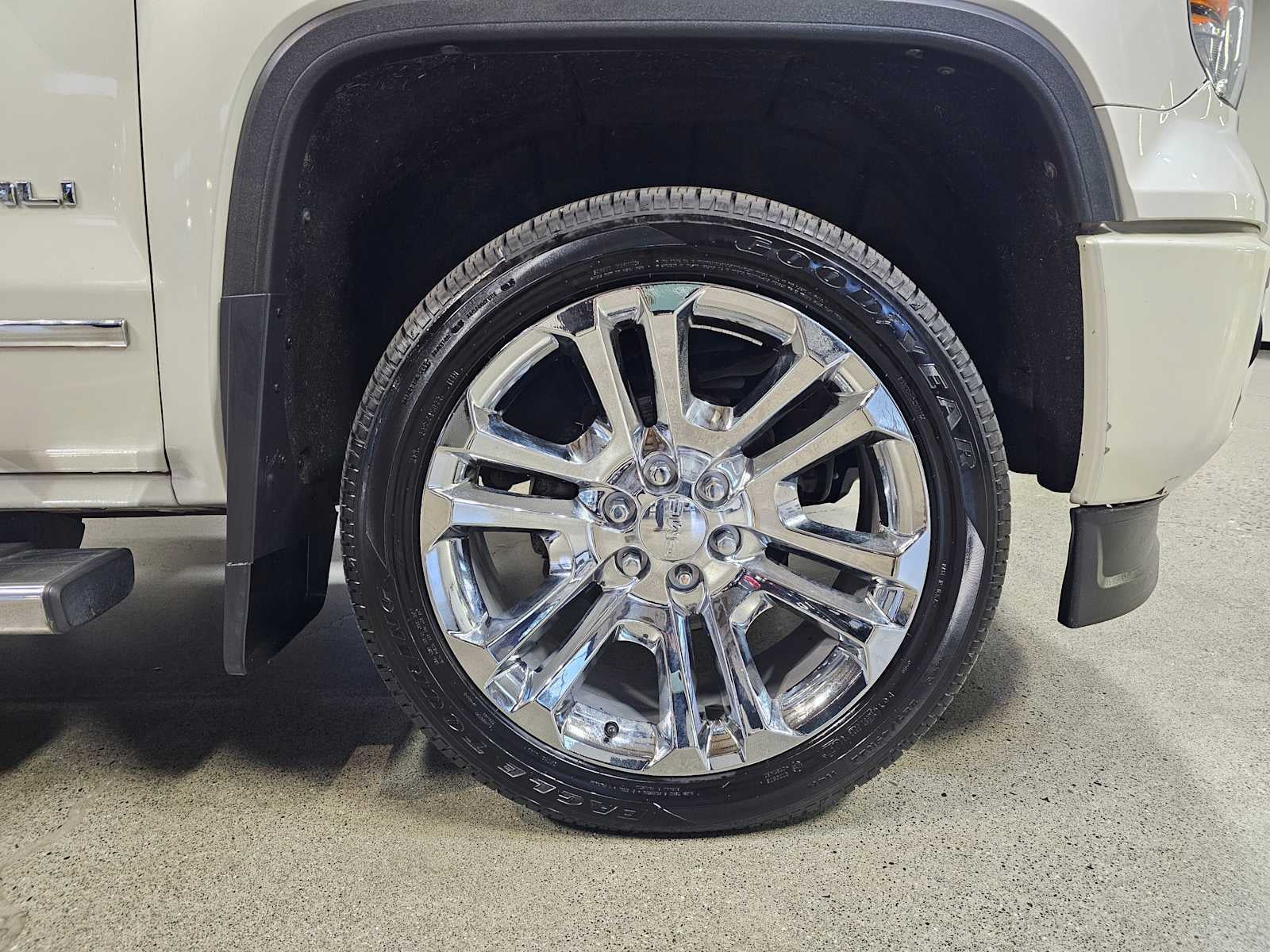 2014 GMC Sierra 1500 4WD Crew Cab 143.5 Denali