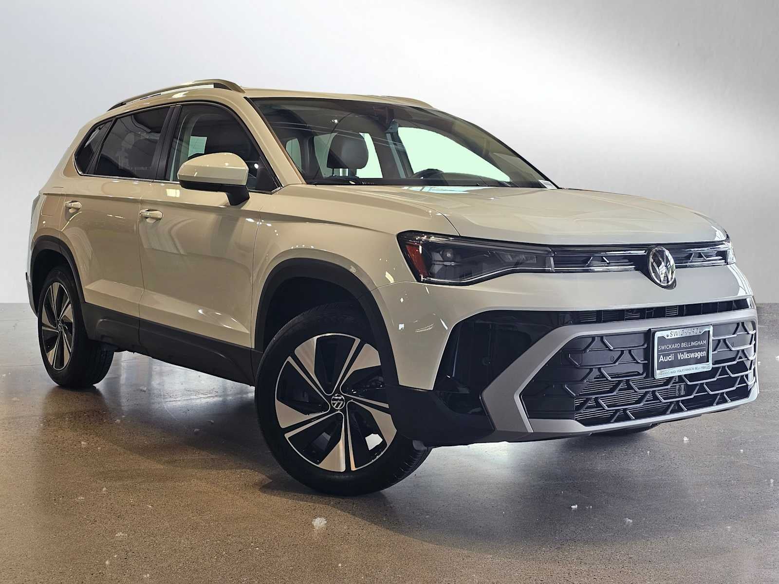 2025 Volkswagen Taos SE 4MOTION