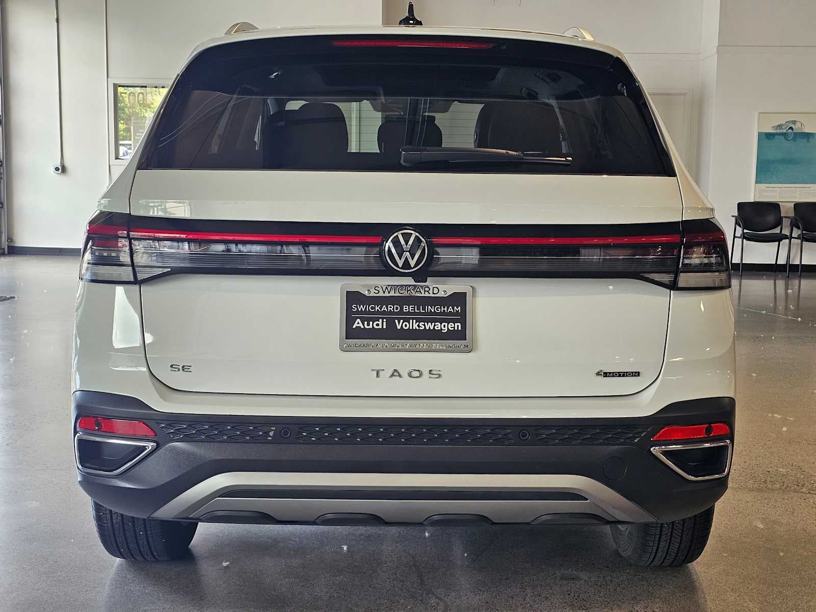 2025 Volkswagen Taos SE 4MOTION