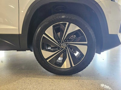 2025 Volkswagen Taos SE 4MOTION