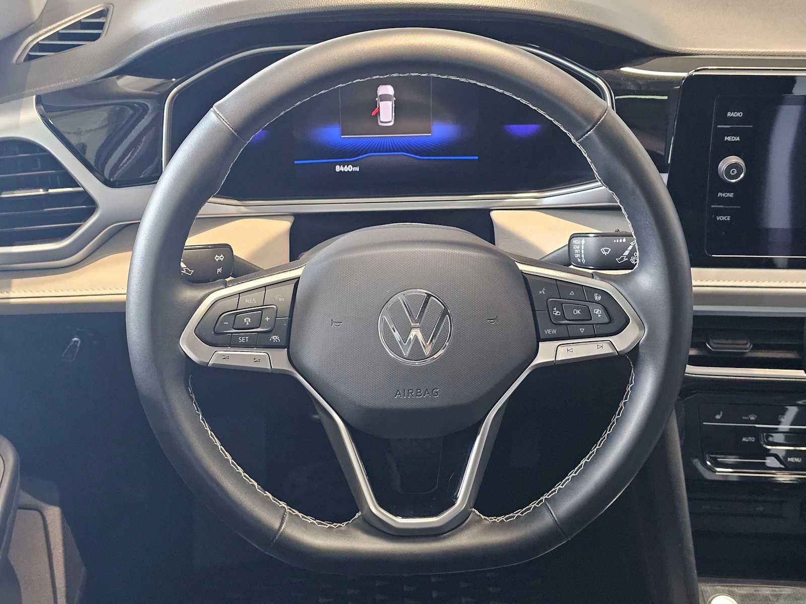 2025 Volkswagen Taos SE 4MOTION