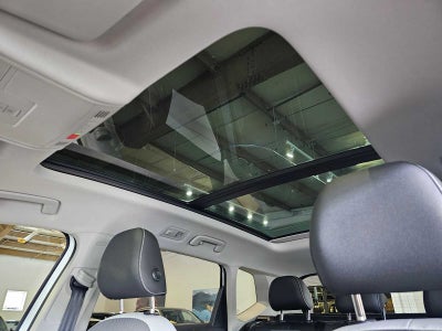 2025 Volkswagen Taos SE 4MOTION