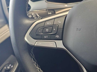 2025 Volkswagen Taos SE 4MOTION