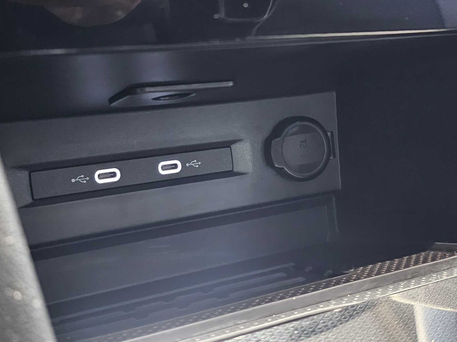 2025 Volkswagen Taos SE 4MOTION