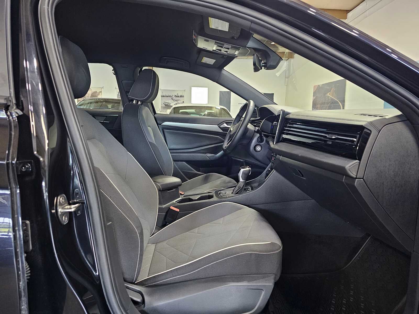 2025 Volkswagen Jetta Sport Auto