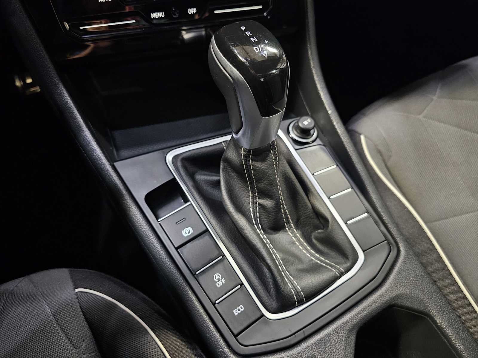 2025 Volkswagen Jetta Sport Auto