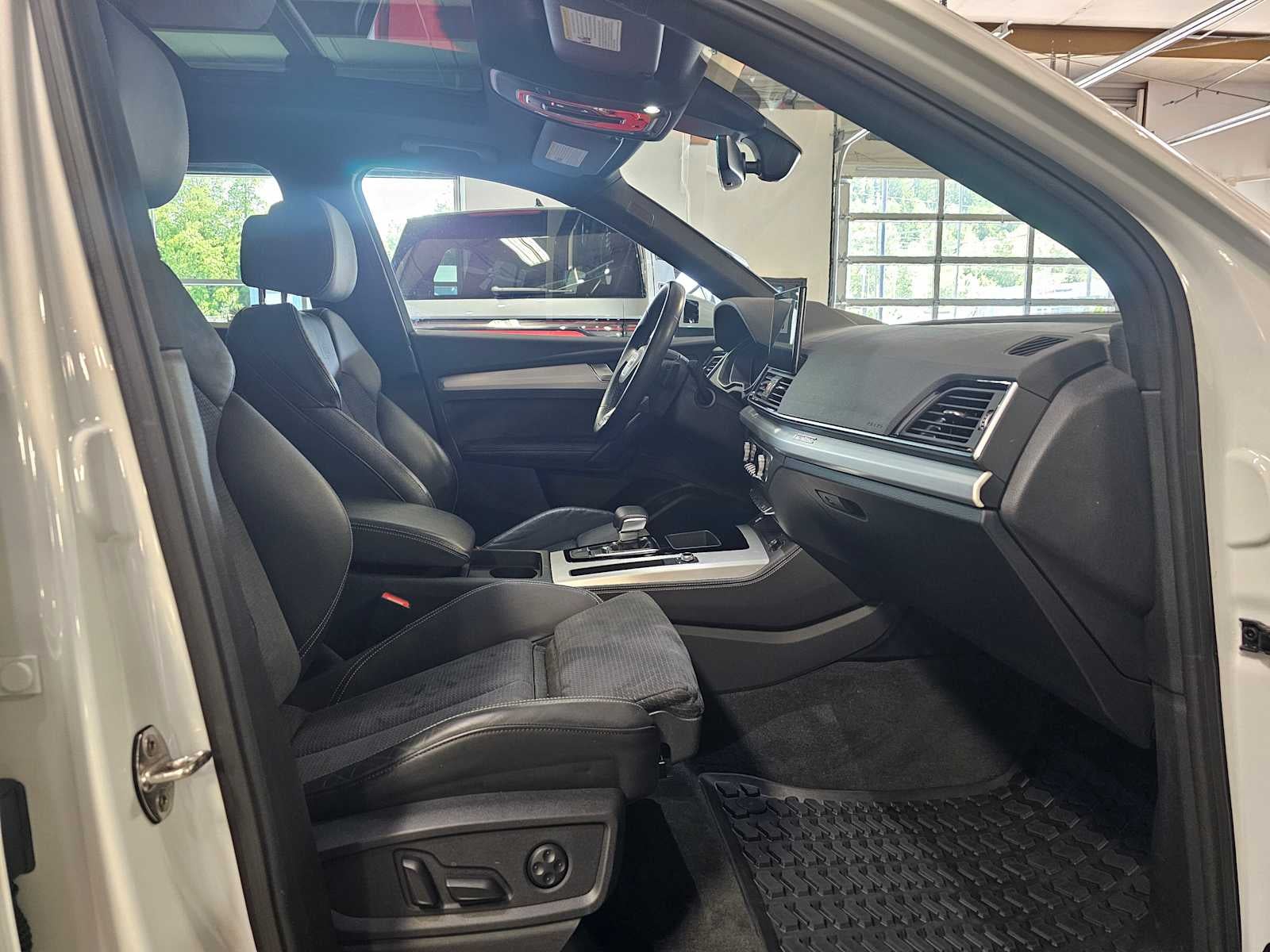 2023 Audi Q5 S line Premium Plus 55 TFSI e quattro