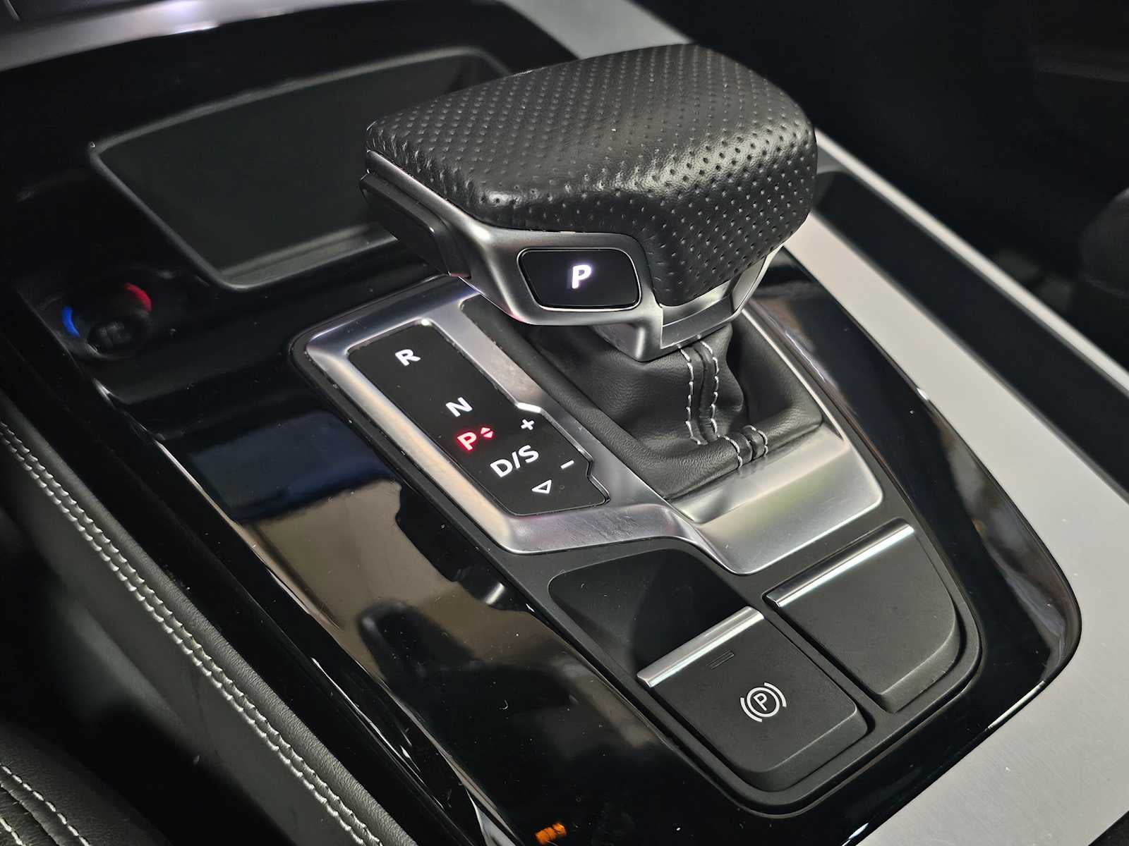 2023 Audi Q5 S line Premium Plus 55 TFSI e quattro
