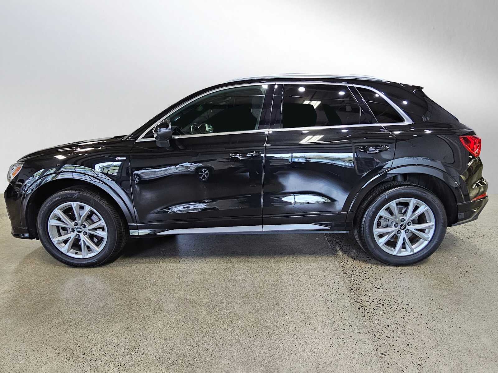 2023 Audi Q3 S line Premium Plus 45 TFSI quattro