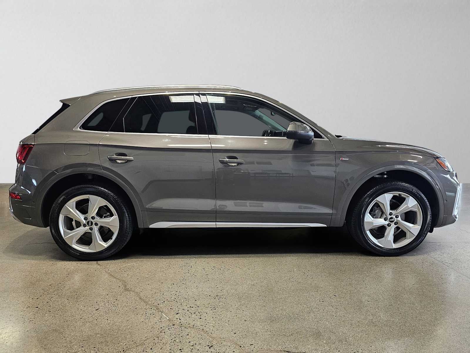 2023 Audi Q5 S line Prestige 45 TFSI quattro