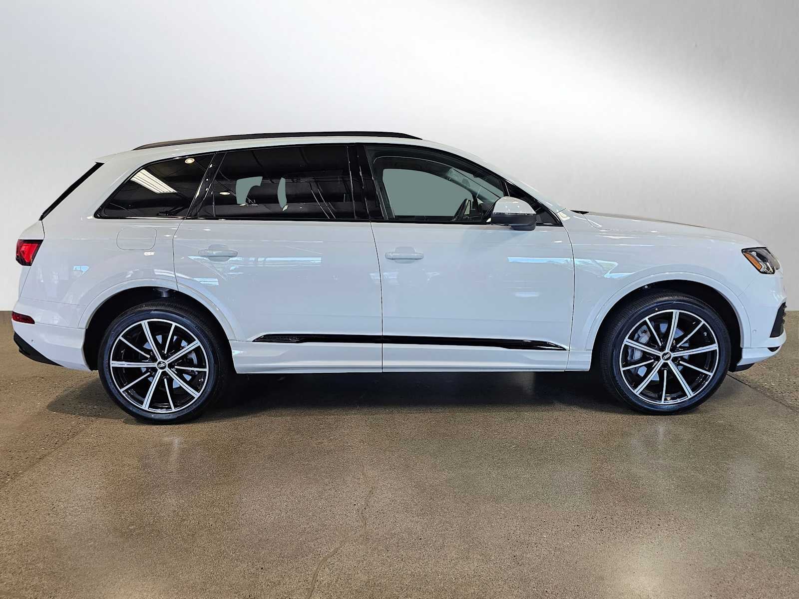 2023 Audi Q7 Premium Plus 55 TFSI quattro