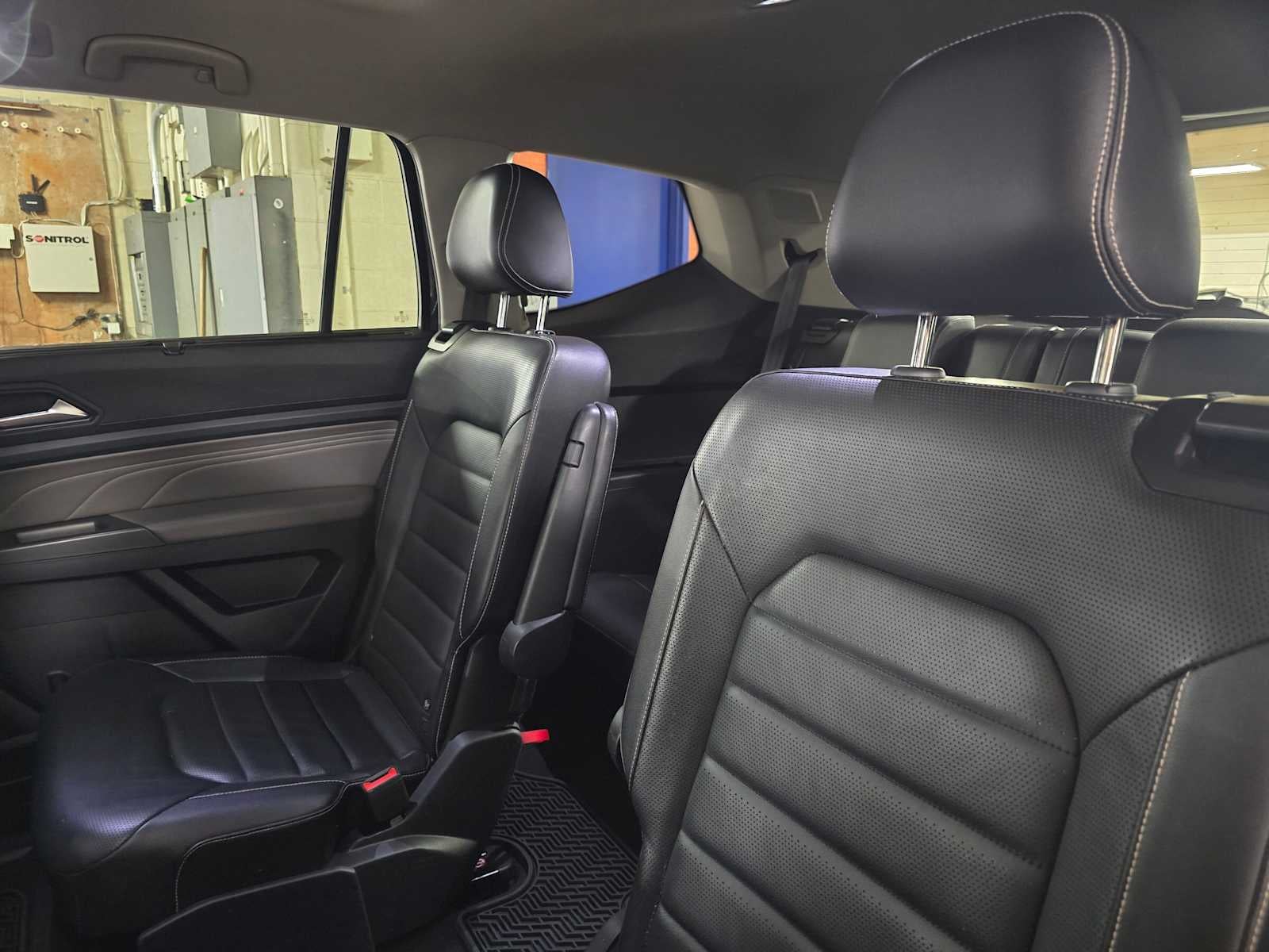 2022 Volkswagen Atlas 3.6L V6 SEL Premium R-Line