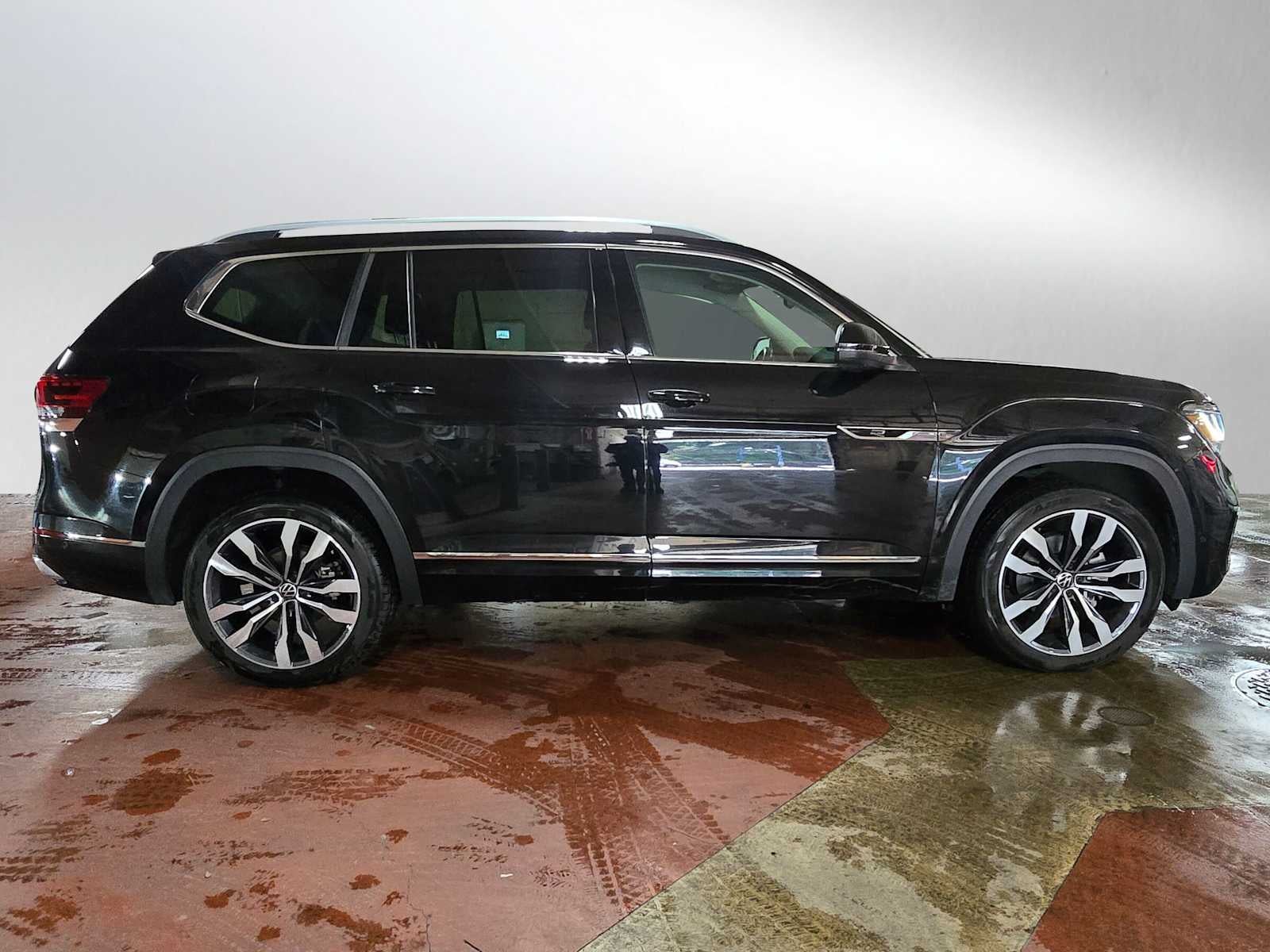 2022 Volkswagen Atlas 3.6L V6 SEL Premium R-Line