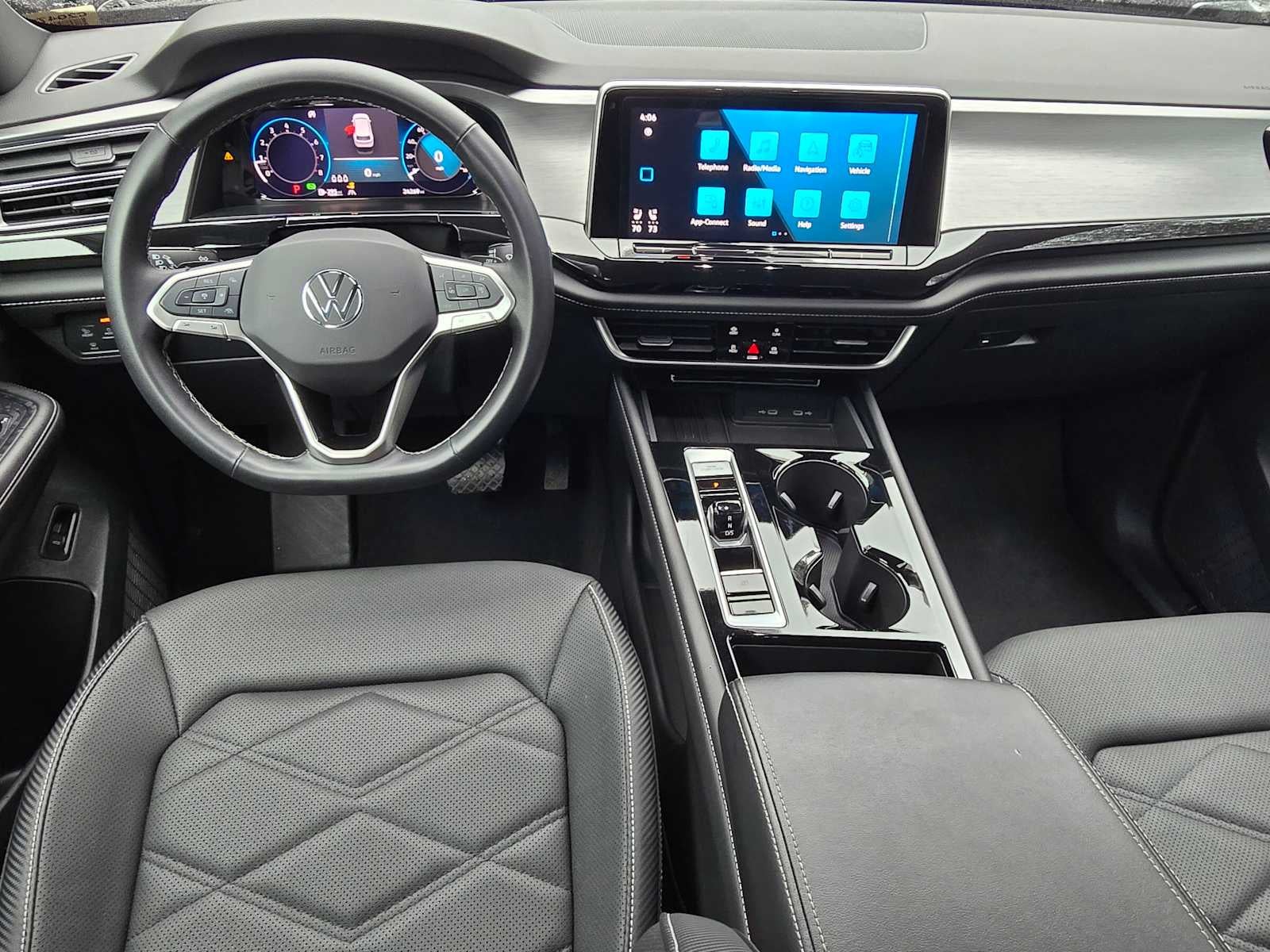 2025 Volkswagen Atlas Cross Sport 2.0T SE w/Technology
