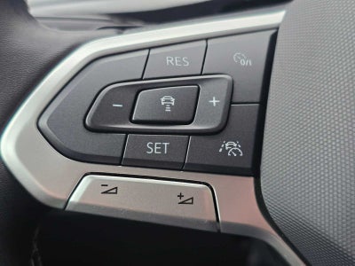 2025 Volkswagen Atlas Cross Sport 2.0T SE w/Technology