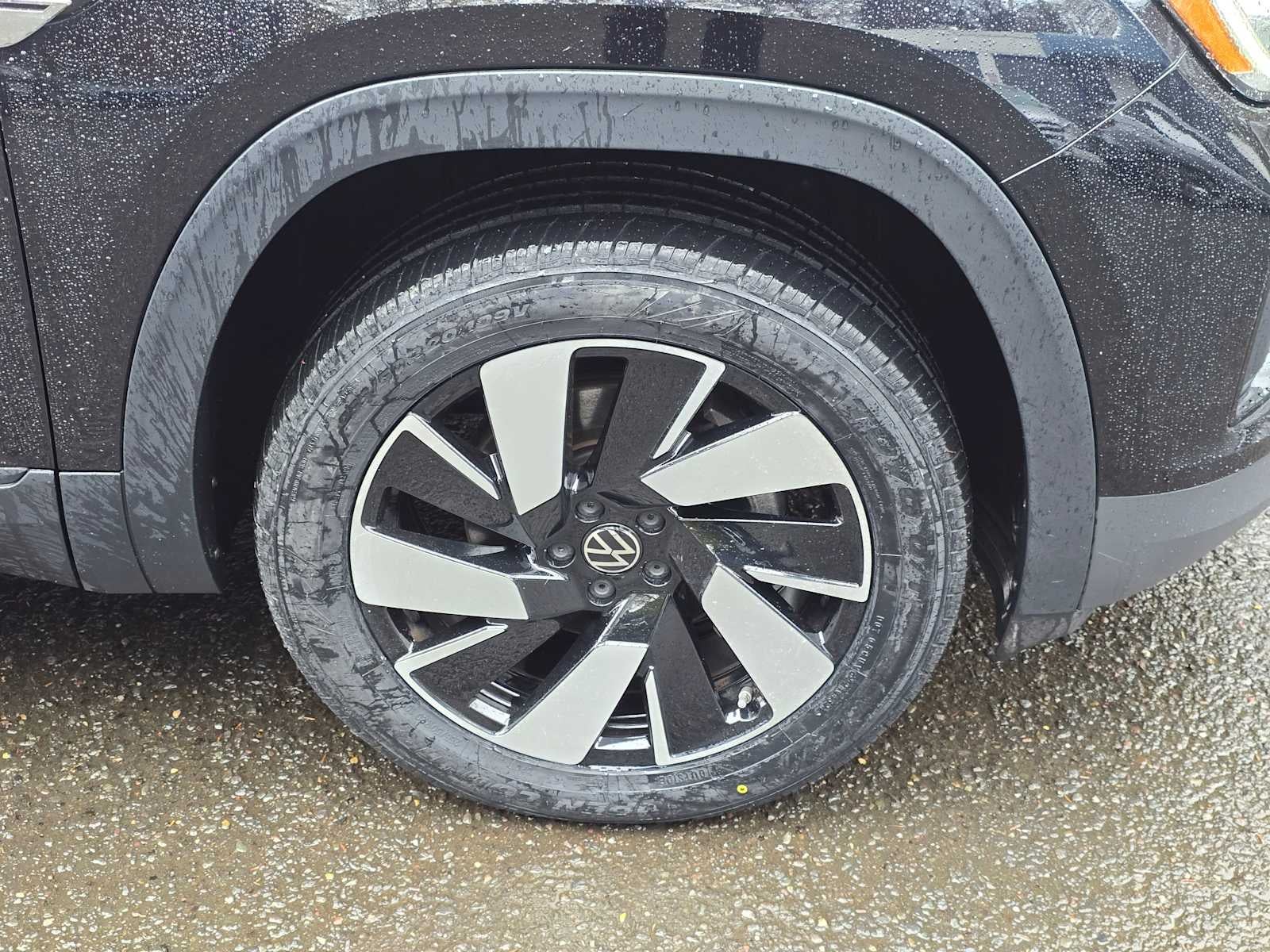 2025 Volkswagen Atlas Cross Sport 2.0T SE w/Technology