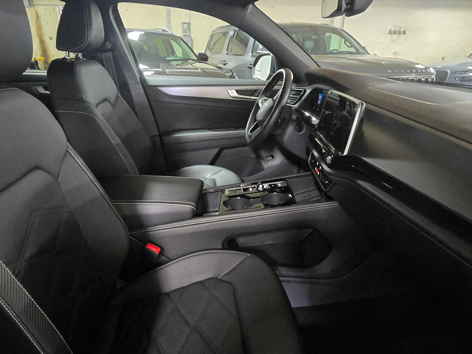 2025 Volkswagen Atlas Cross Sport 2.0T SE w/Technology