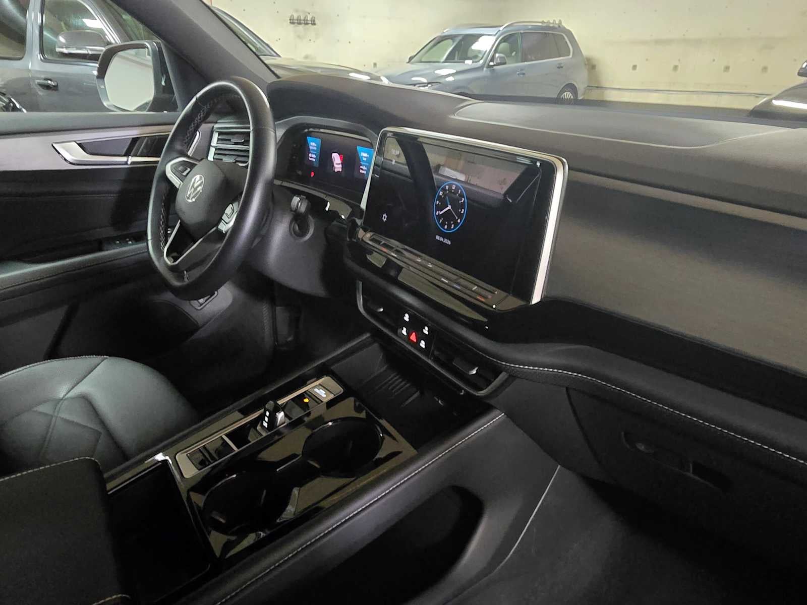 2025 Volkswagen Atlas Cross Sport 2.0T SE w/Technology