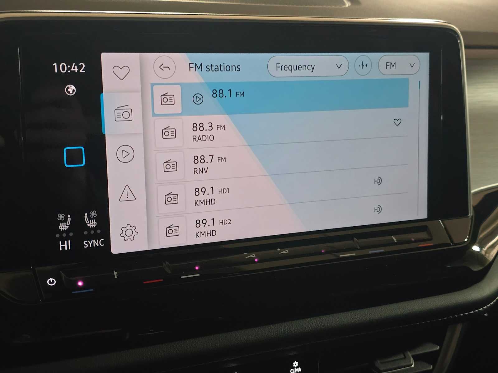 2025 Volkswagen Atlas Cross Sport 2.0T SE w/Technology