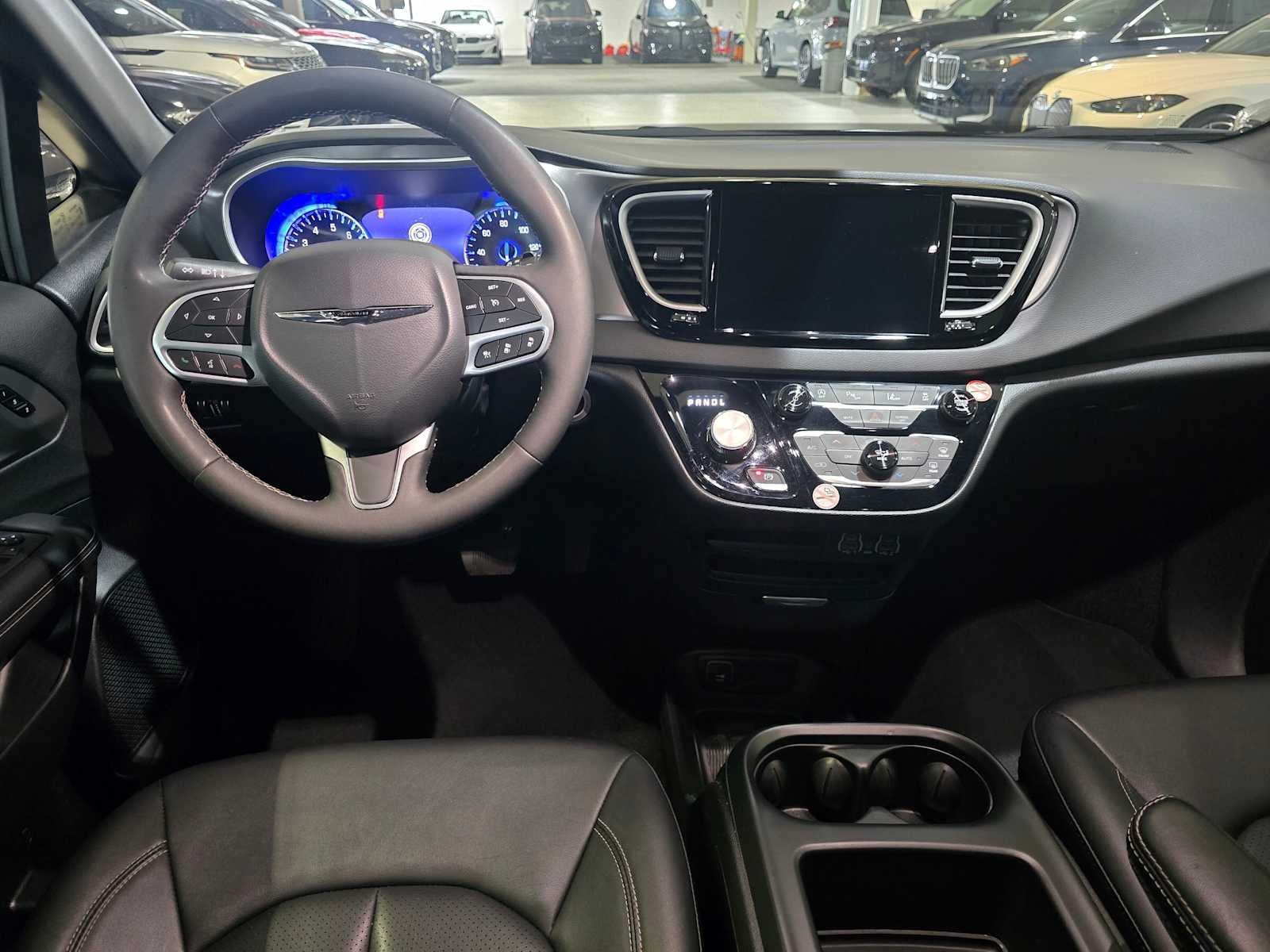 2025 Chrysler Pacifica Select