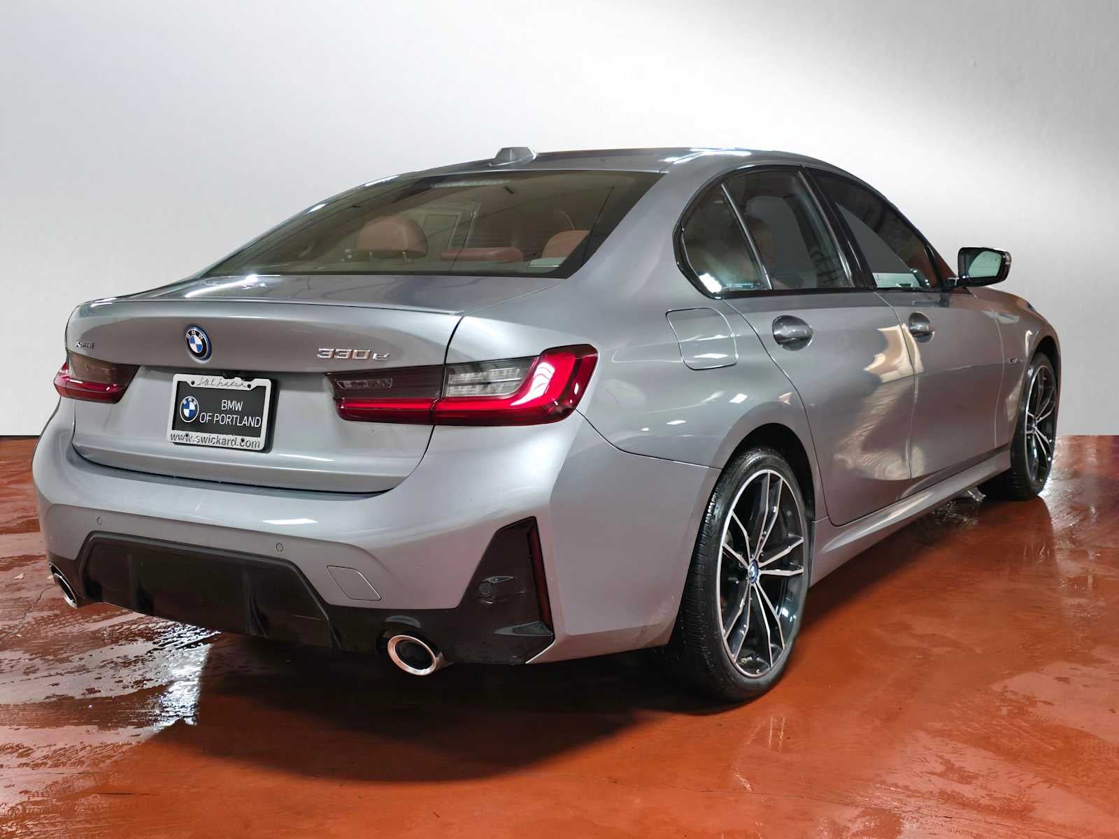 2023 BMW 330e xDrive 330e xDrive
