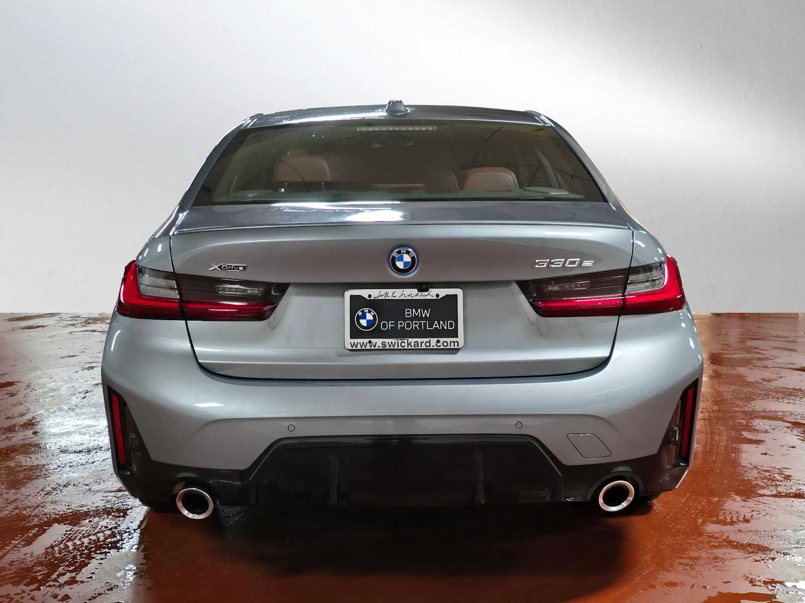 2023 BMW 330e xDrive 330e xDrive