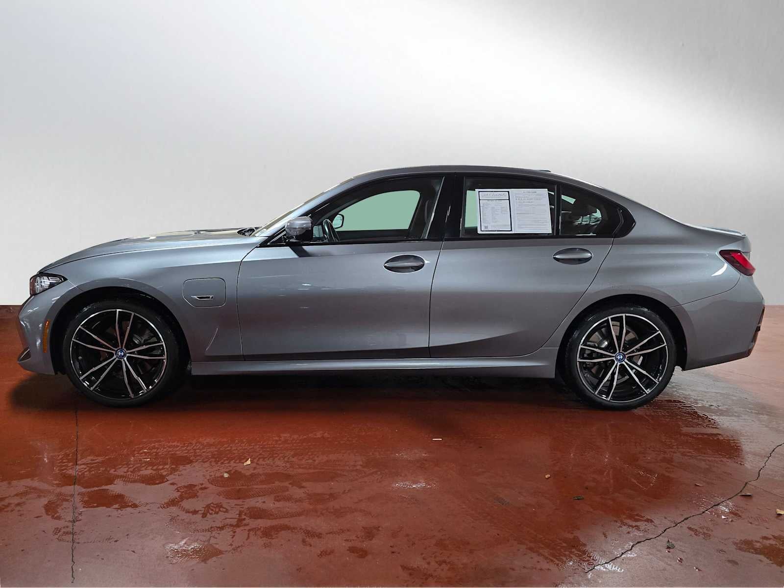 2023 BMW 330e xDrive 330e xDrive