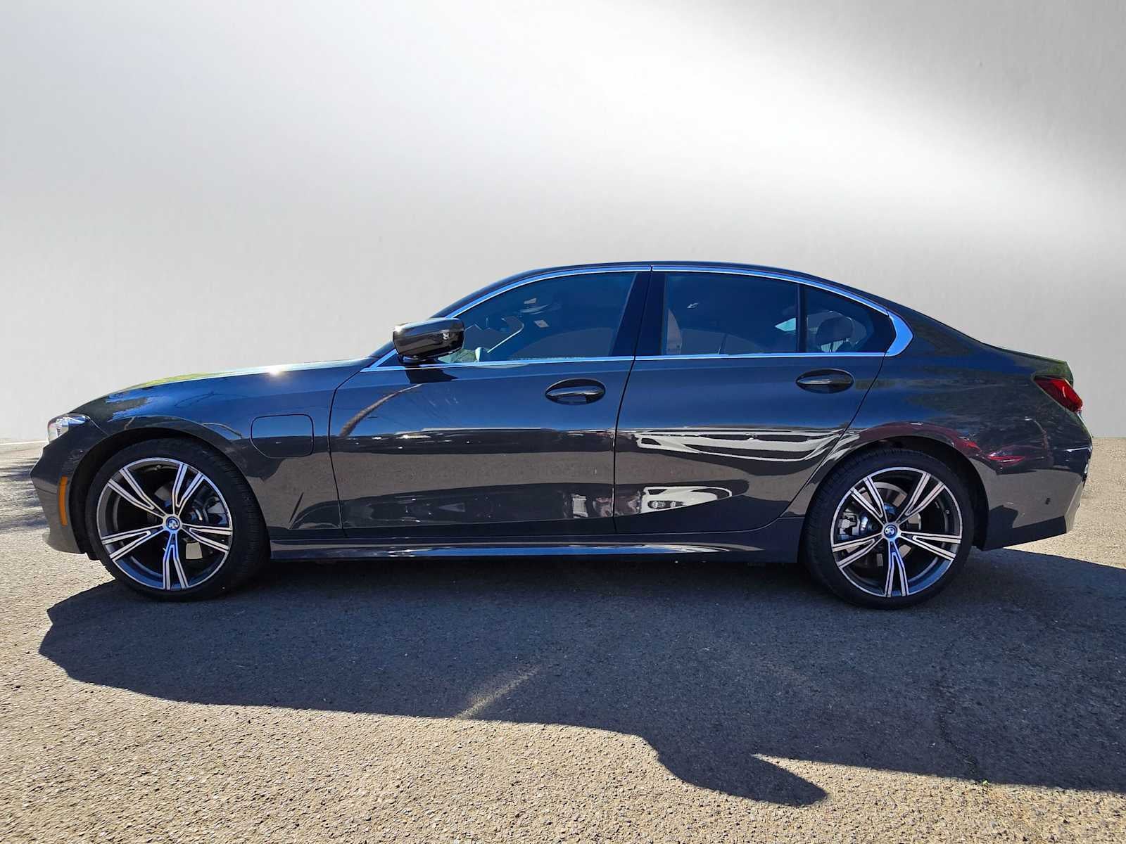 2024 BMW 330e xDrive 330e xDrive