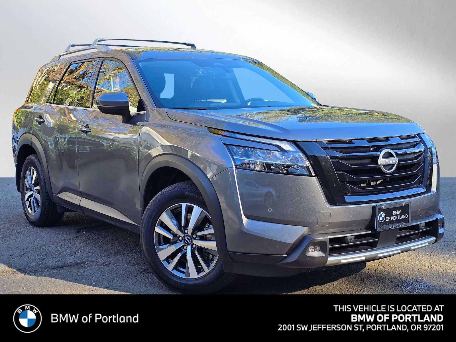 2024 Nissan Pathfinder SL