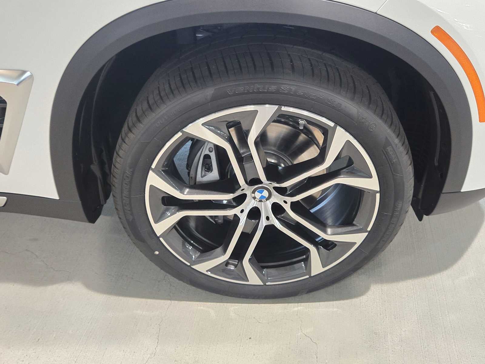 2026 BMW X5 xDrive40i xDrive40i