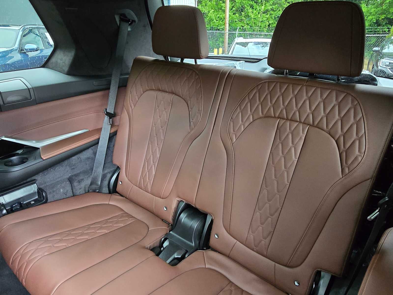 2026 BMW X7 M60i M60i