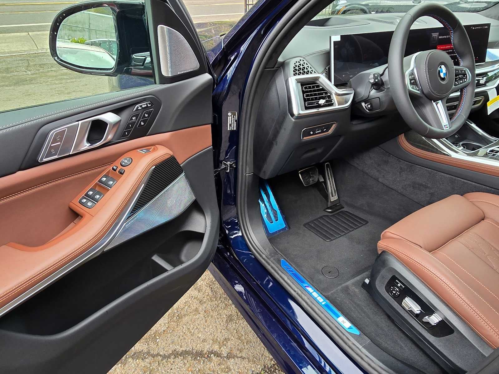 2026 BMW X7 M60i M60i