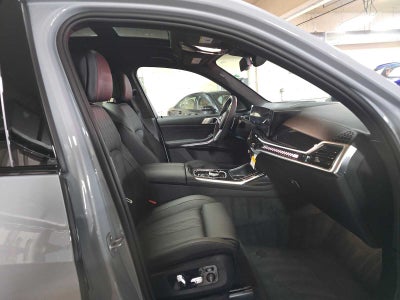2027 BMW X7 M60i