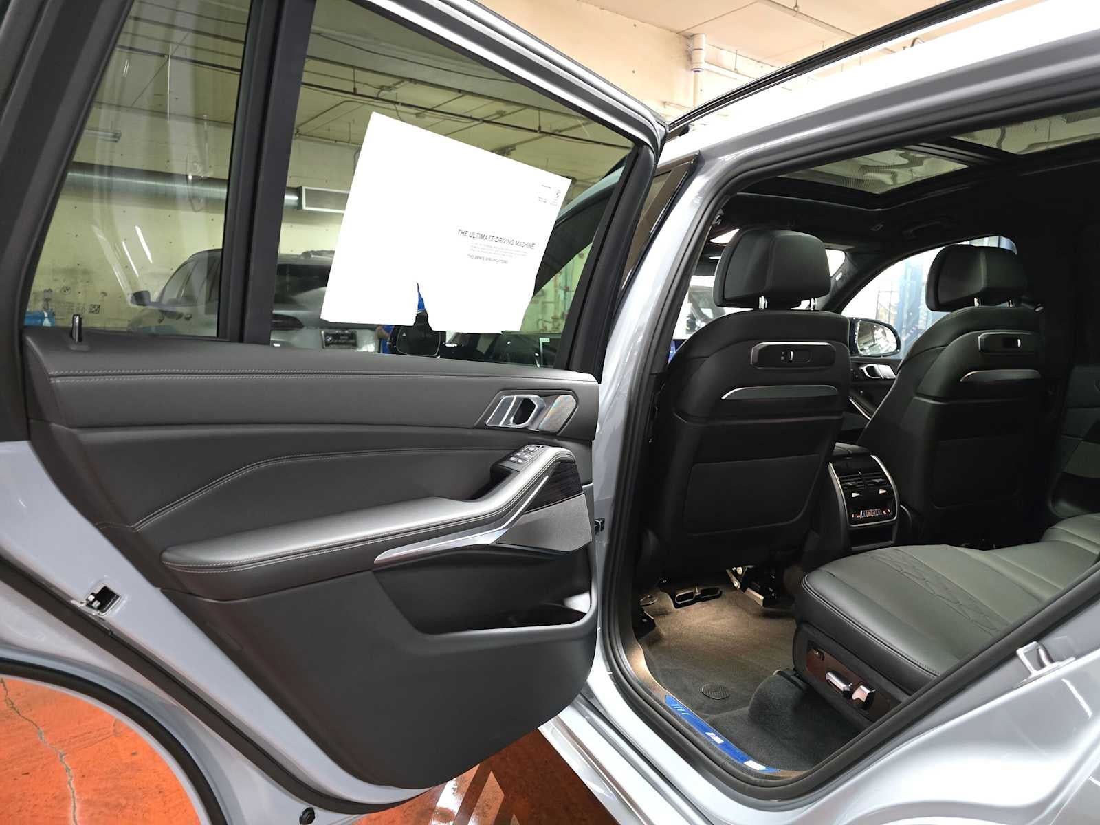 2027 BMW X7 M60i