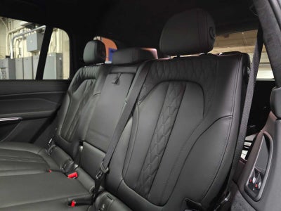 2027 BMW X7 M60i